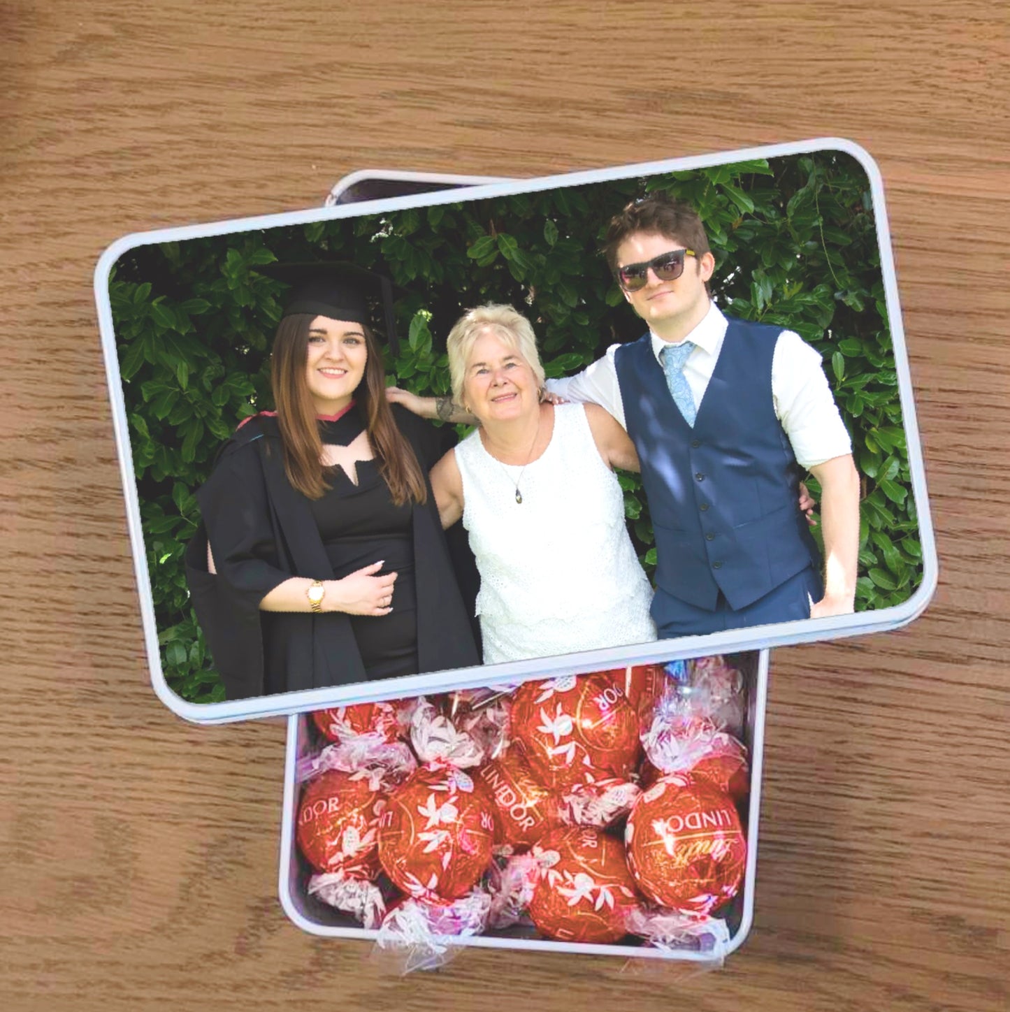 Personalised photo tin